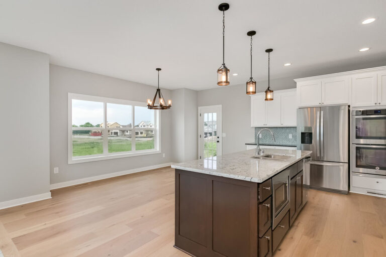 2064CypressStLinoLakesMN large 010 9 Kitchen 1500x1000 72dpi 768x512